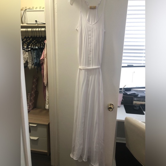 Revelry, white pleated size small maxi dress - Picture 2 of 7